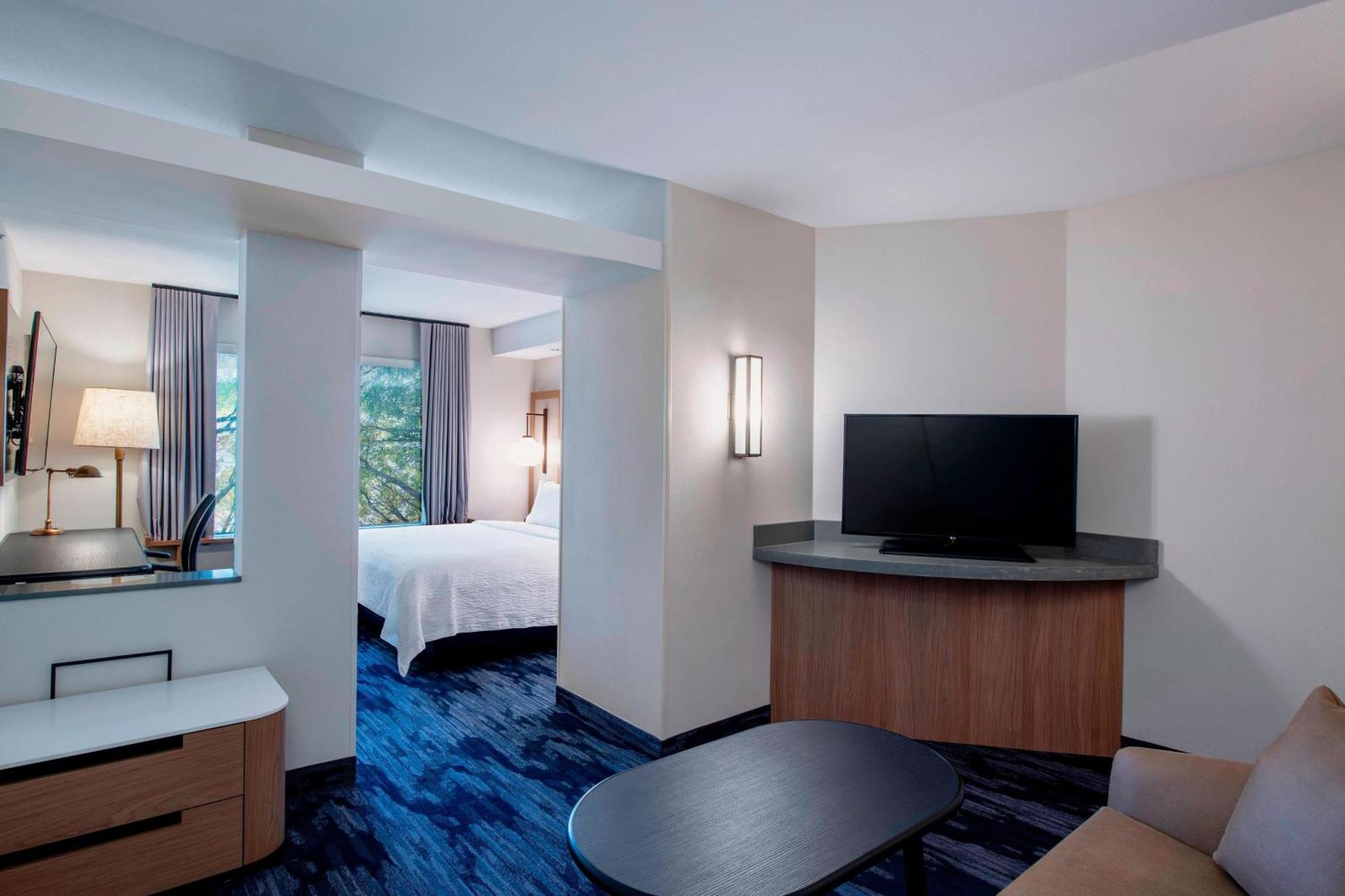 Fairfield Inn & Suites By Marriott Келоуна Экстерьер фото