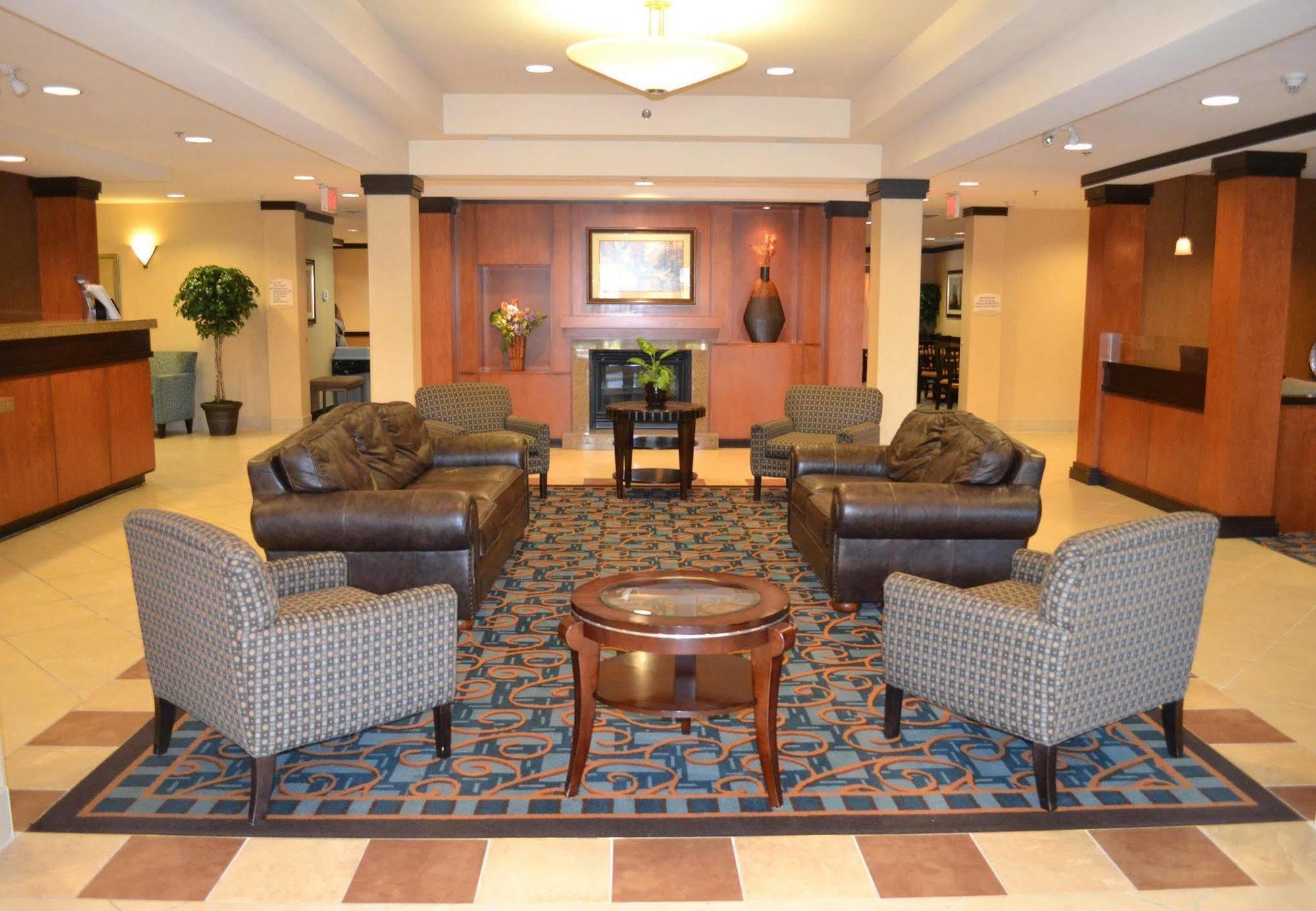Fairfield Inn & Suites By Marriott Келоуна Интерьер фото